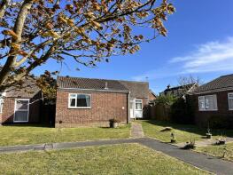 6, Lodge Close, Newport PO30 4BX
