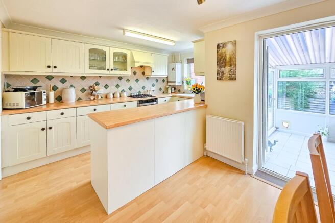 3 bed Detached for sale Image 6