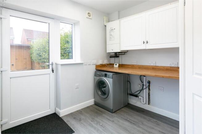 4 bed Semi-Detached for sale Image 5