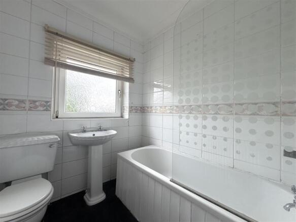 3 bed Semi-Detached for sale Image 4