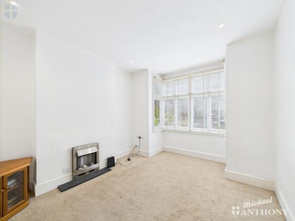 CAM03218G0-PR0698-STILL001