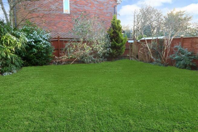 rear gardendp.jpg