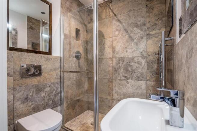 1 bed Apartment to rent Image 6