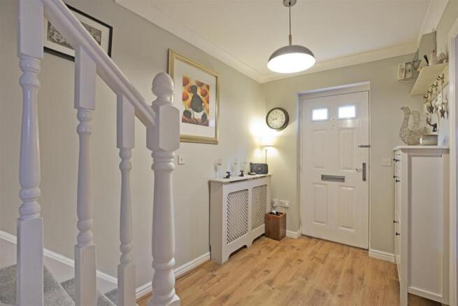 4 bed House for sale Image 4
