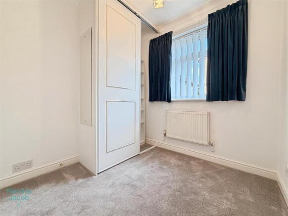 3 bed Detached Bungalow for sale Image 11