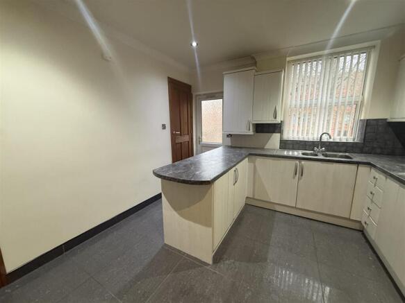 2 bed Terraced for sale Image 4