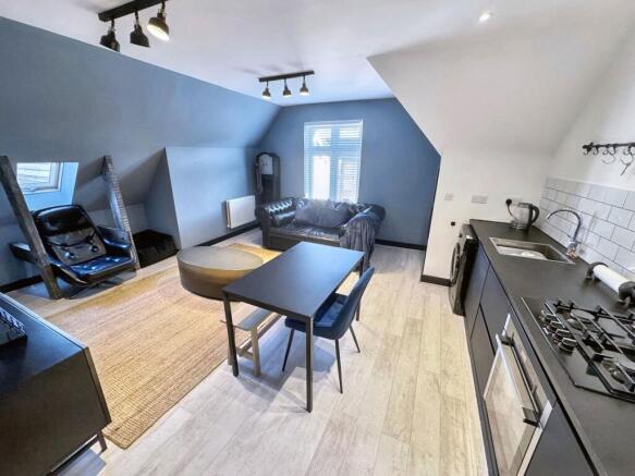 2 bed Apartment for sale Image 4