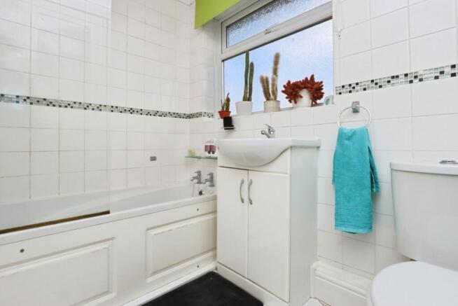 3 bed Semi-Detached for sale Image 9