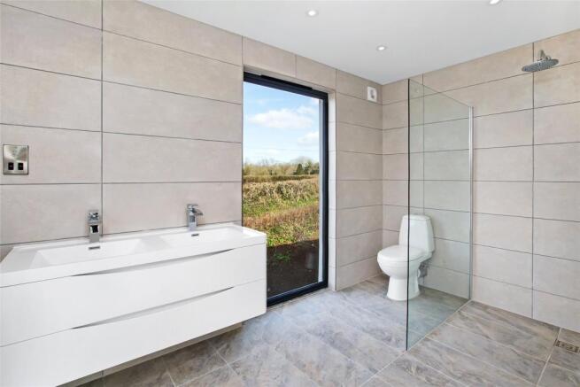 Master En-Suite