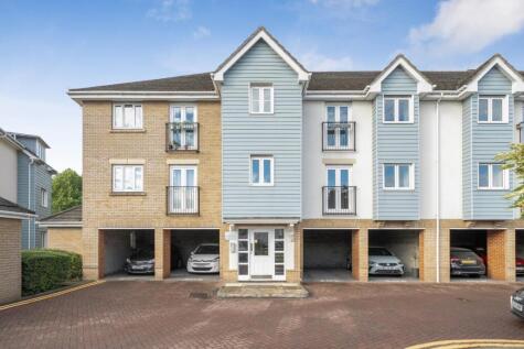 Sherwood Avenue, Larkfield