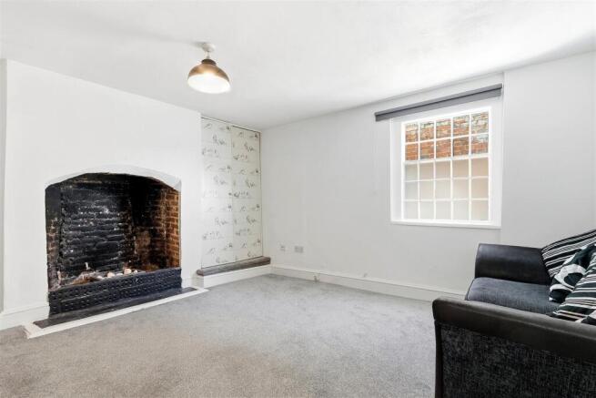 Flat 4 Market Hill 3.jpg