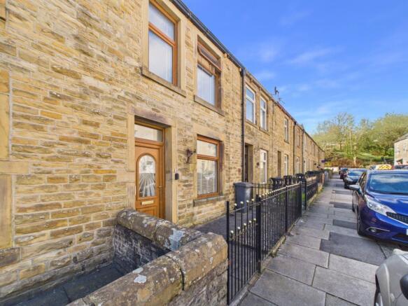 CAM02093G0-PR0083-STILL018