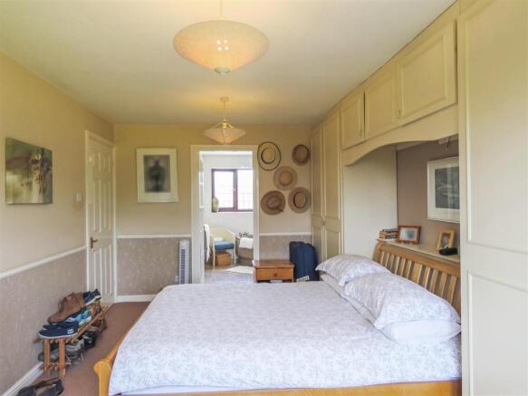 Bedroom 1 (a).JPG