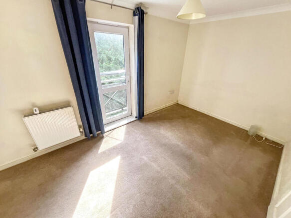 2 bed Apartment for sale Image 11