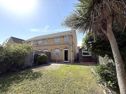 Regents Close, Highwoods