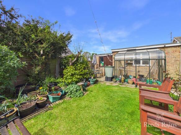 4 bed Detached for sale Image 8