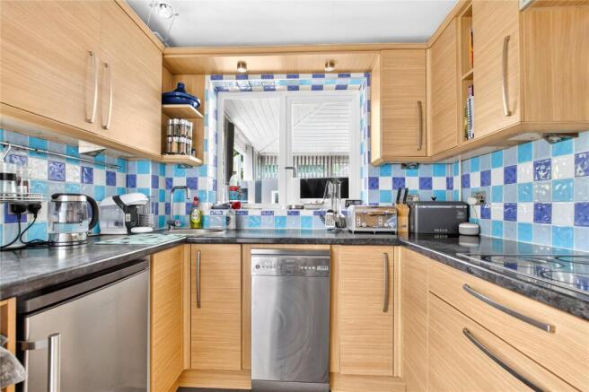 Priestwood Avenue, Bracknell, Berkshire, RG42 photo 4