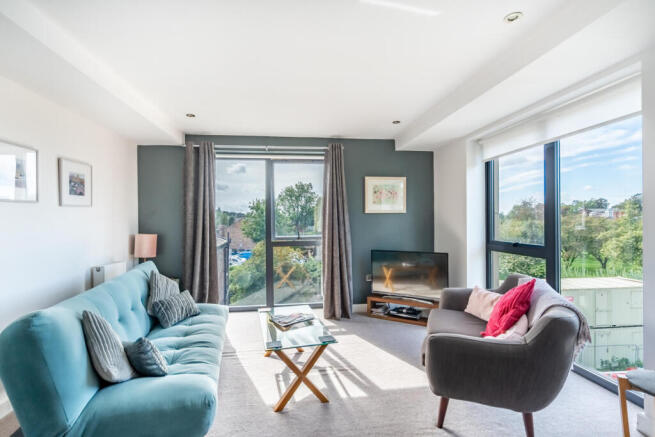 2 bed Apartment for sale Image 3