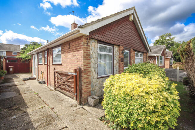 2 bed detached bungalow for sale Darenth Rise, No