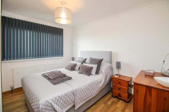3 bed Semi-Detached for sale Image 10
