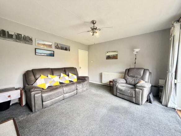 3 bed Semi-Detached for sale Image 8