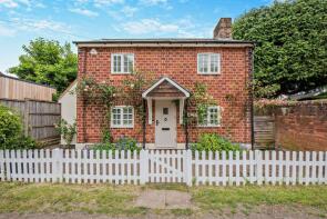 Cricketers Cottage, Horsham Road, Guildford GU4 8DQ
