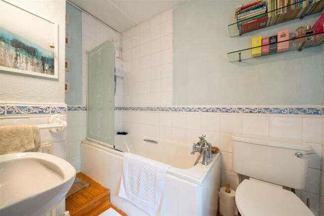Bathroom.jpg