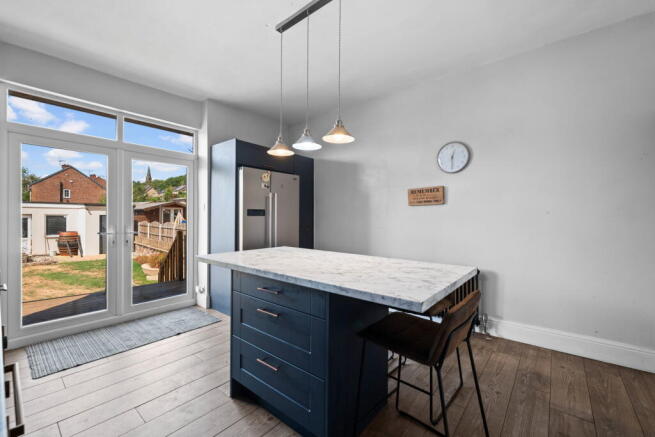3 bed Terraced for sale Image 9