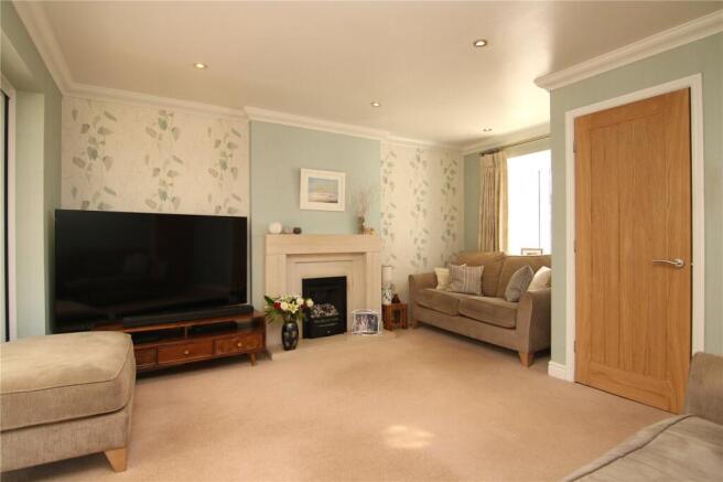 4 bed Detached for sale Image 4