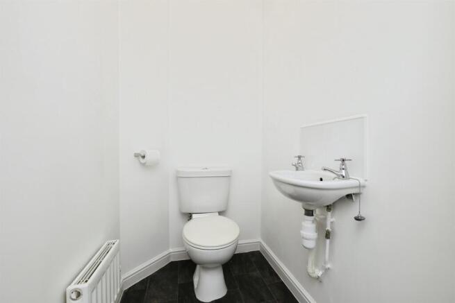 4 bed Semi-Detached for sale Image 8