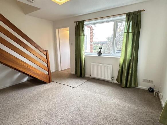 1 bed Semi-Detached to rent Image 4