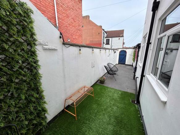 4 bed Terraced for sale Image 4