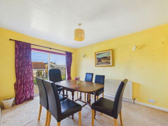 4 bed Detached Bungalow for sale Image 4