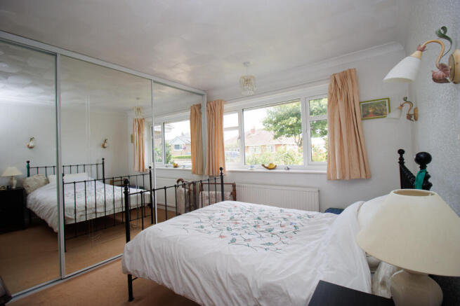 2 bed Semi-Detached Bungalow for sale Image 8