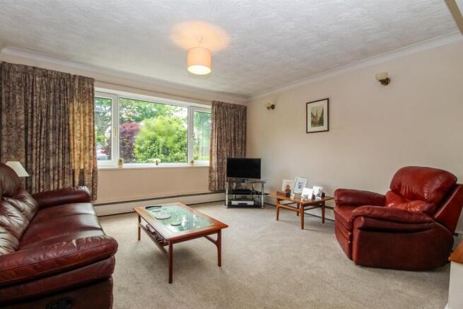 4 bed Detached for sale Image 4