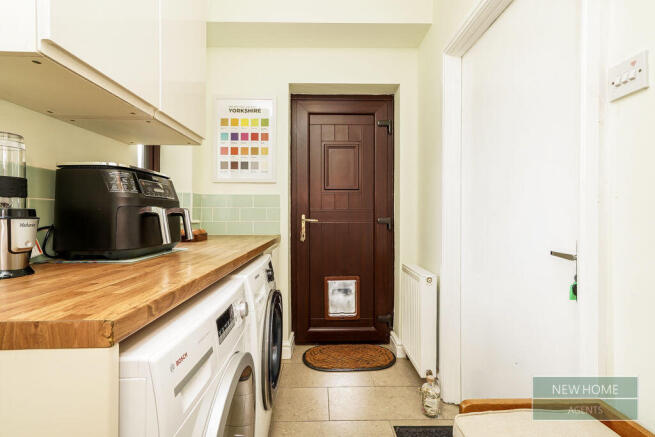5 bed Detached for sale Image 10
