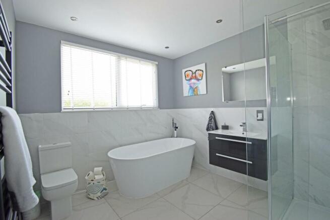 48 Santridge Lane, bathroom a.jpg