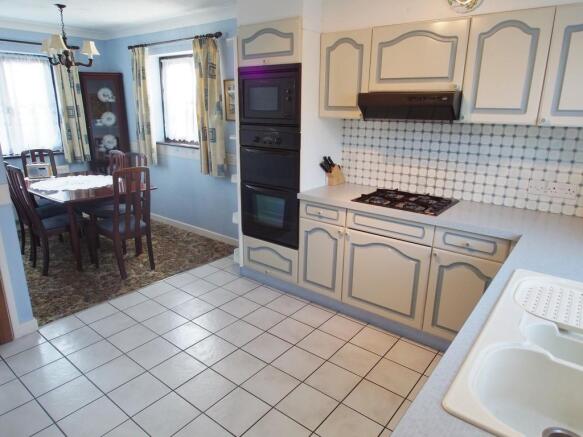 Kitchen / dining area