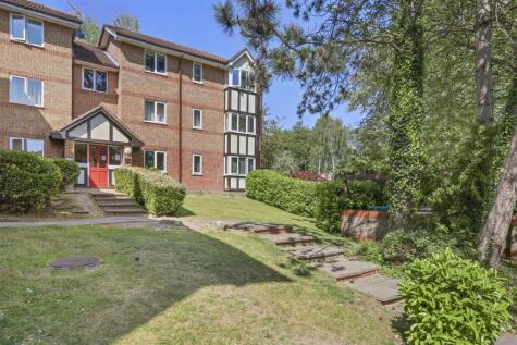 Woodland Grove, Epping