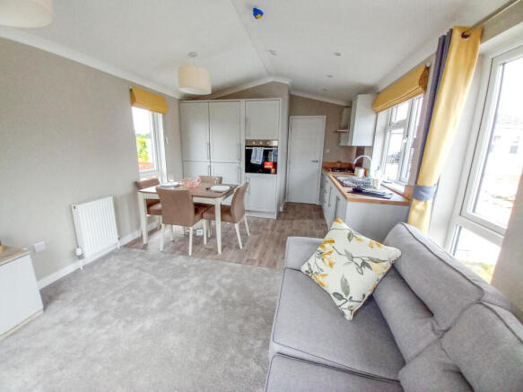Weymouth, Dorset, DT3 photo 4