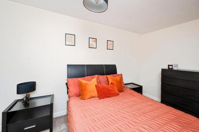 3 bed Town House for sale Image 12