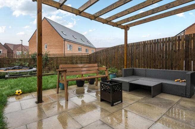 5 bed House for sale Image 12