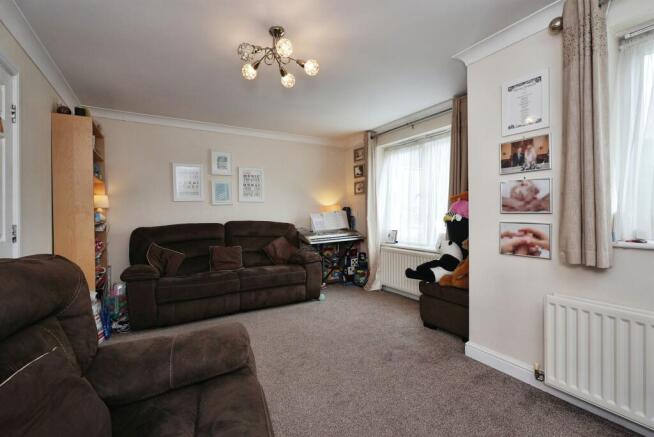 Axminster Drive, Bailiff Bridge, Brighouse photo 4