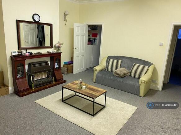 2 bed Terraced to rent Image 7