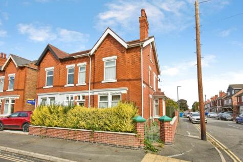 College Street, Long Eaton, Nottingham, Derbyshire, NG10