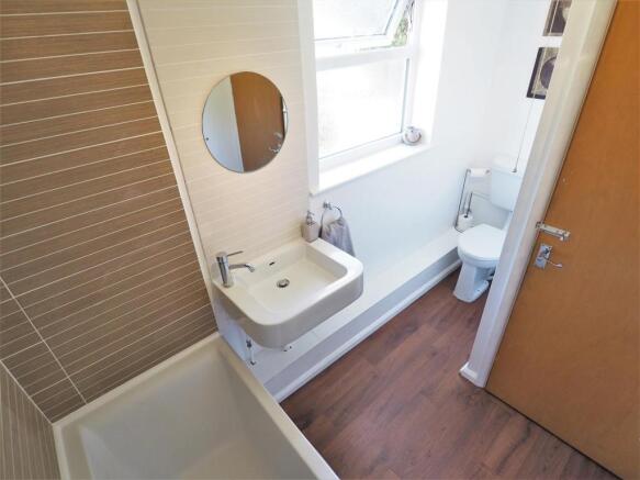 Three-Piece Bathroom 042