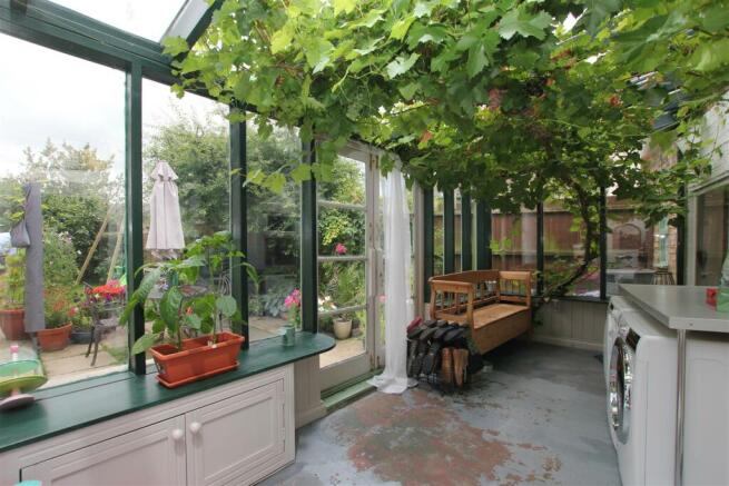 45 Main conservatory.JPG