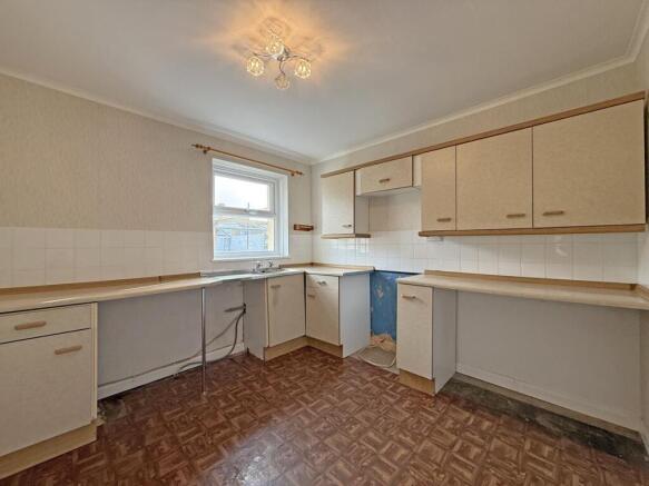 Higher Efford Road 53 - Kitchen.jpg