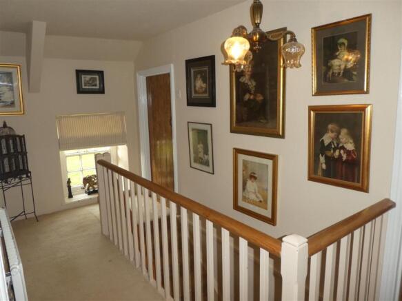 FIRST FLOOR - ATTRACTIVE LANDING