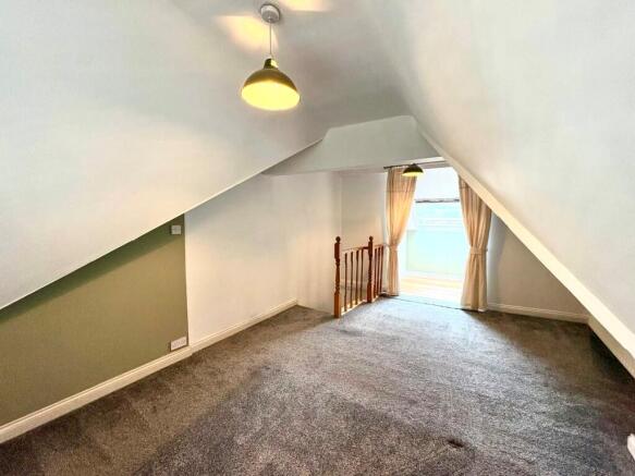 3 bed House to rent Image 6